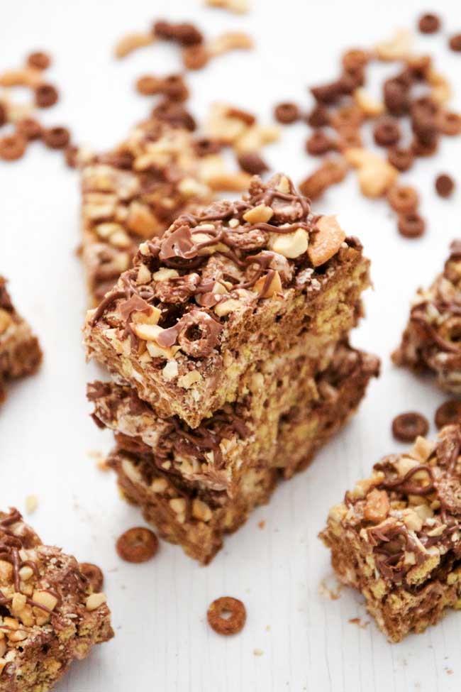 Chocolate Peanut Butter Cereal Bars make the perfect summer snack