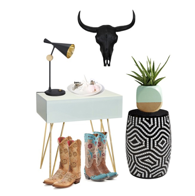 A Well Styled Modern Western Entryway #horsesandheels