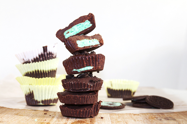 Chocolate Mint Cups, a simple dessert made with Oreo filling