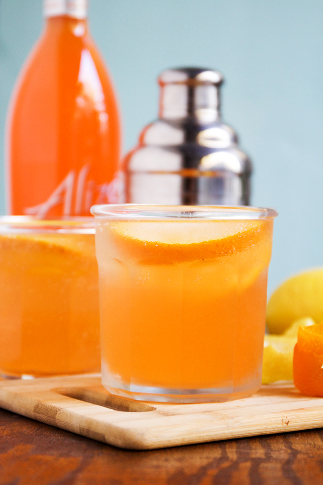 Peach Punch Cocktail recipe for spring and summer time