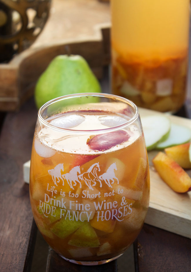 Fruit sangria with cinnamon for a change in seasons